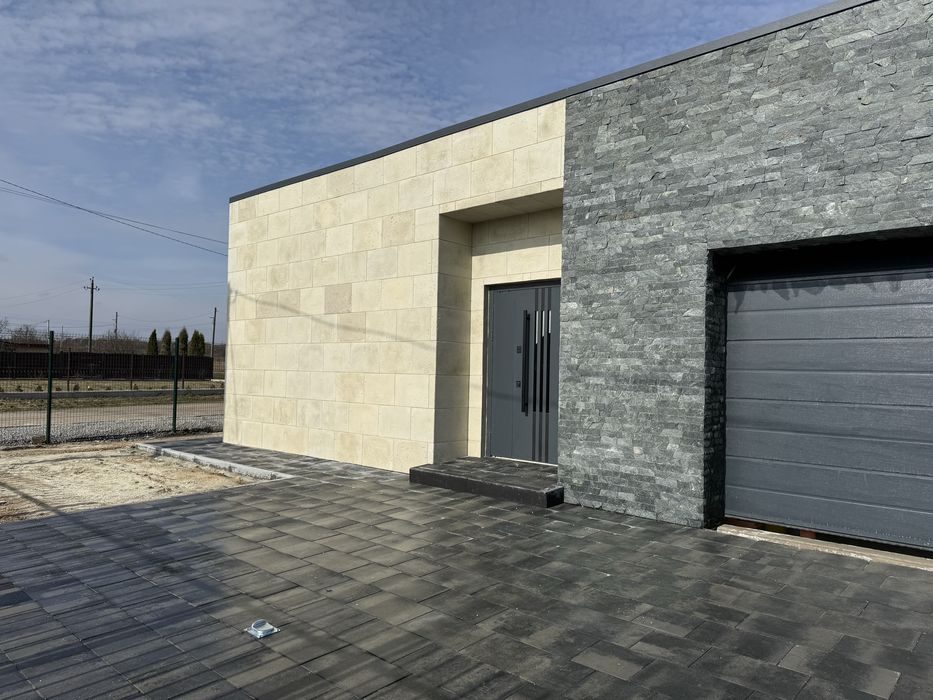 Будинок 265 м² біля Львова | Годовиця | ліс, озеро | стелі 3.4 м