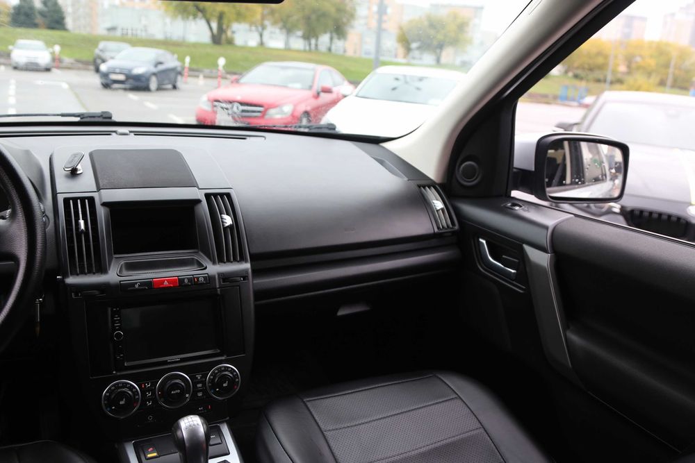 Land Rover Freelander  2010 року