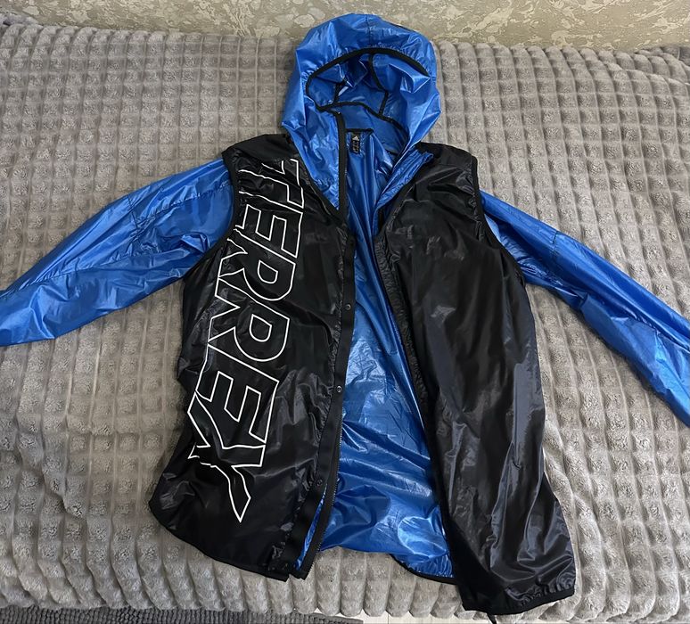 Продам курточку Adidas Terrex
