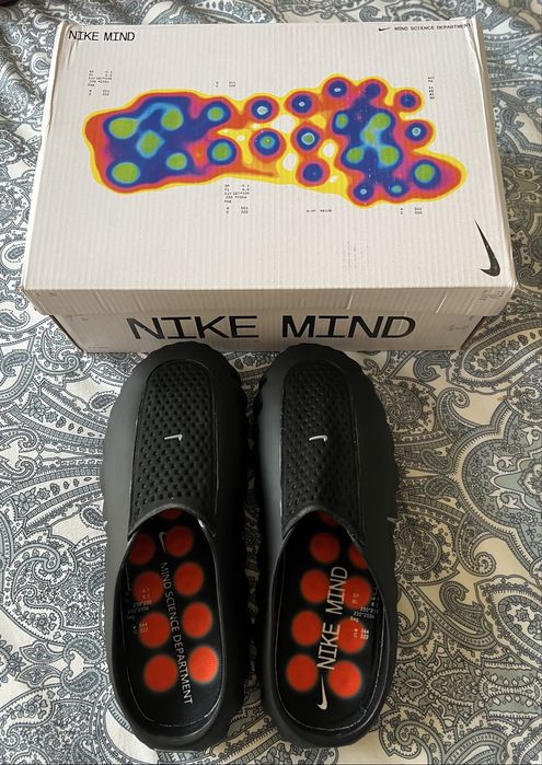 Nike Mind 001