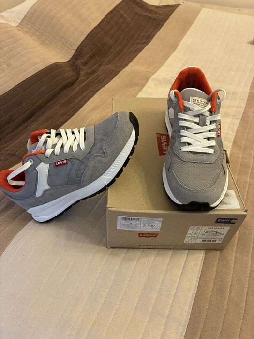 Кросівки Levis ,оригінал 100%