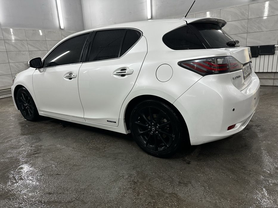 Лексус гибрид ст200