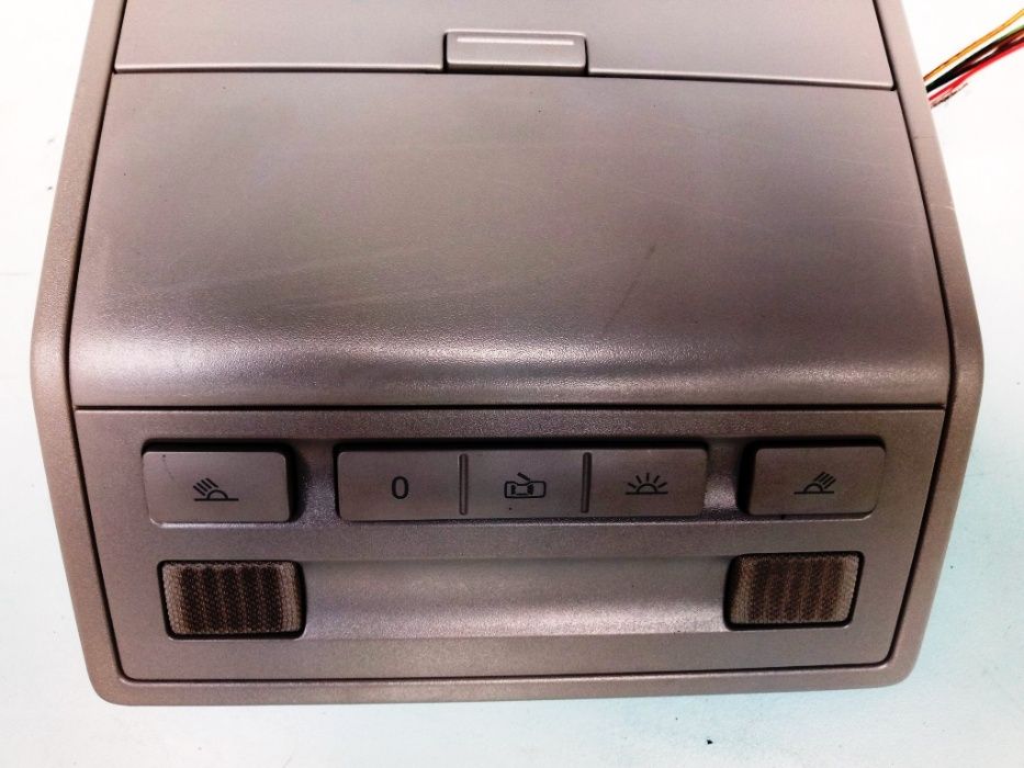 Плафон салона 7L0868403 Volkswagen Touareg 2003-2010