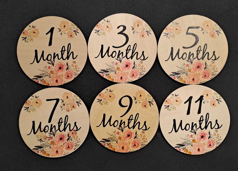 Drewniane miesięczne karty do zdjęć