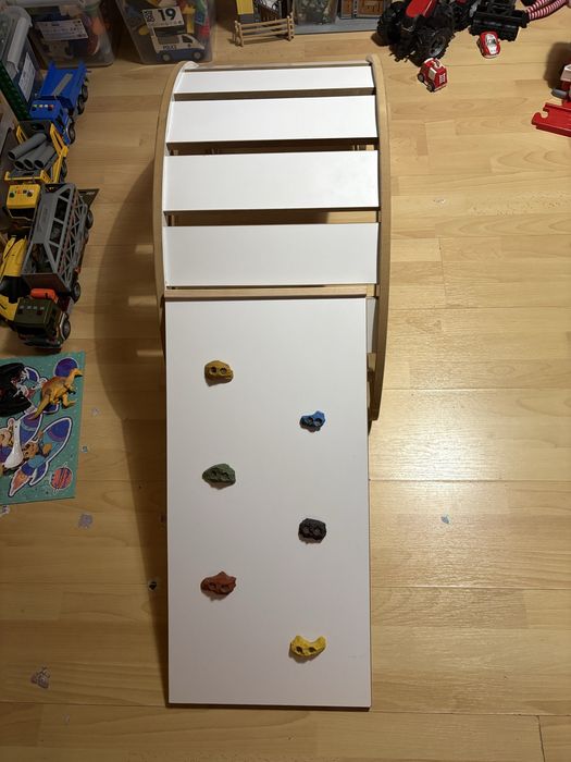 Bujak Montessori + scianka wspinaczkowa + zjezdzalnia