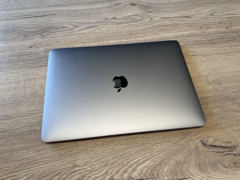 MacBook Pro 13" 2018 | Intel i7 | 16GB RAM | Touch Bar | Space Gray