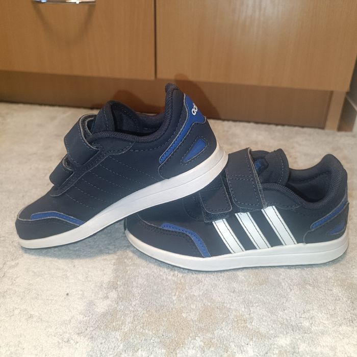 Дитячі кросівки Adidas 28 розмір