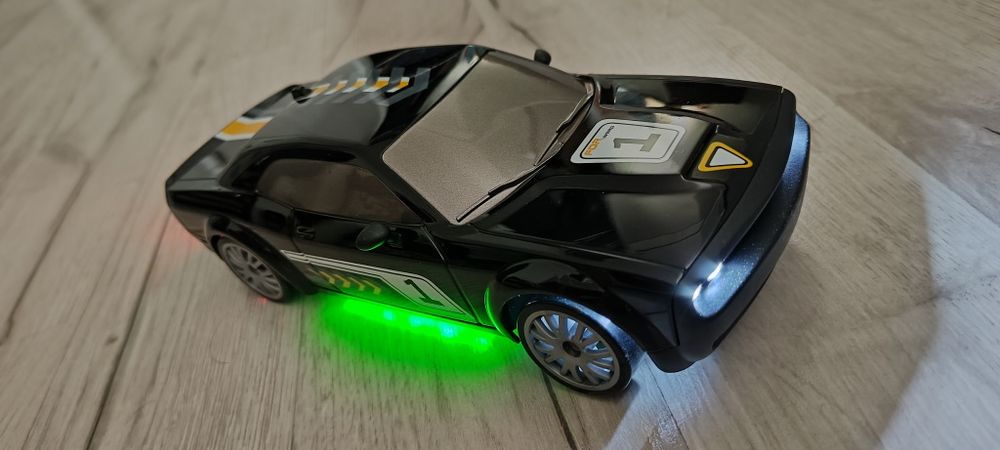 Samochód Dodge Challenger Demon Hellcat SRT do Driftu LED RC 4WD RED