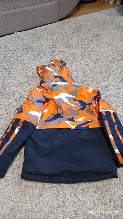 Продам курточку весна осінь на хлопчика