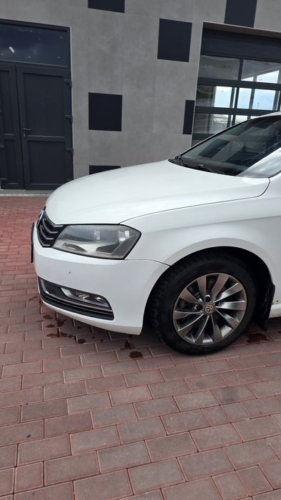 Passat B7 2011 2.0 дизель Автомат європа