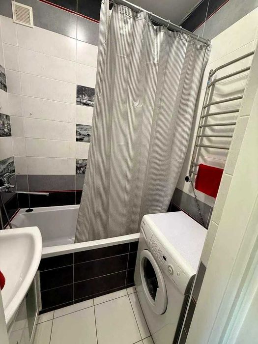 Здається світла, затишна та простора квартира Солом'янський р-н