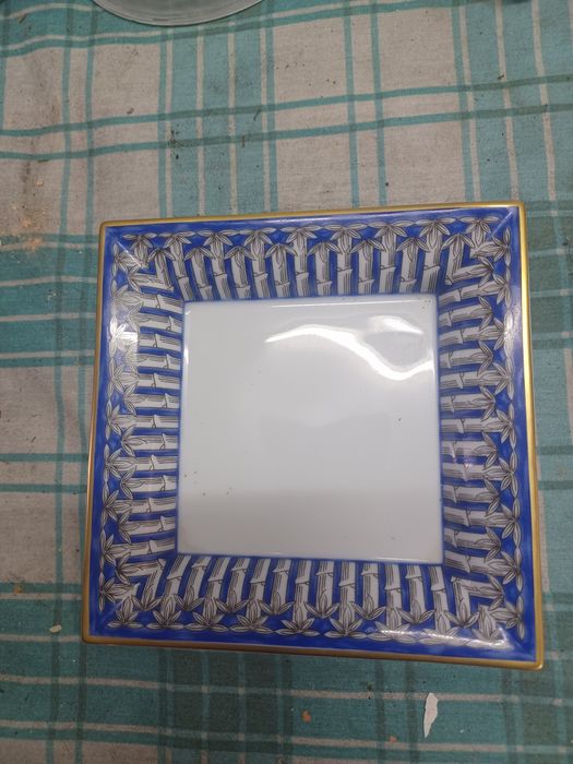 Pratos 13cm, 1 Redondo, 1 quadado424178745648752641