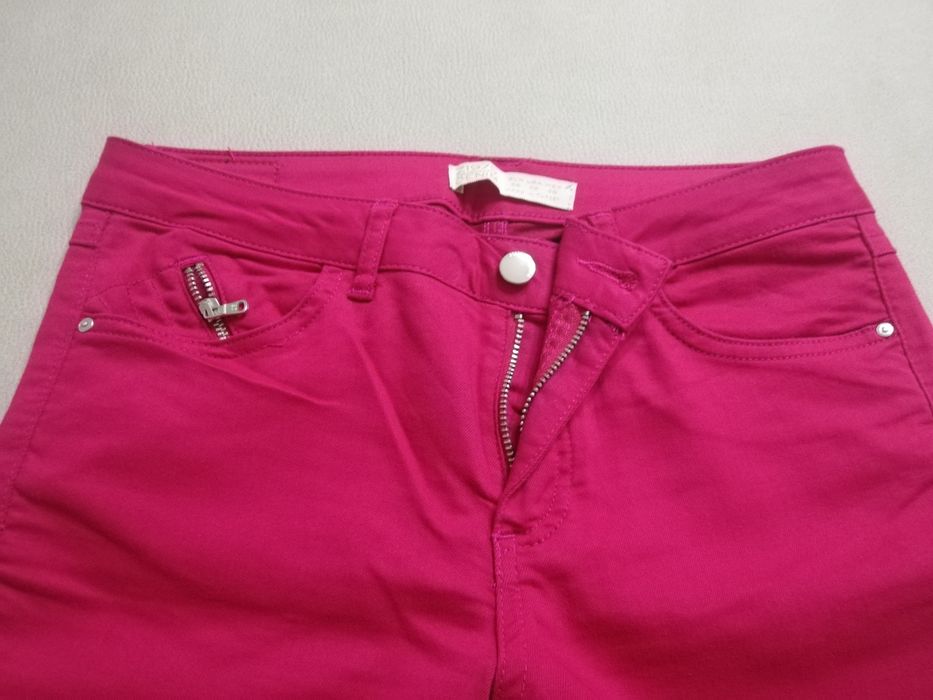 Calças de ganga rosa da Zara