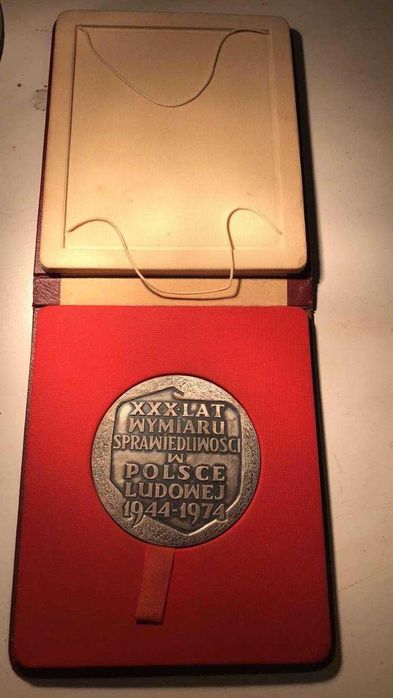Medal w etui PRL Polska Ludowa wymiar sprawiedliwości sądy historia