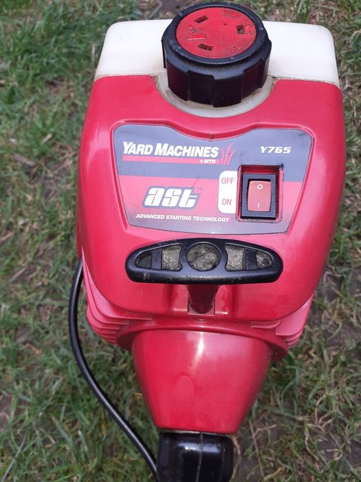 Nożyce do żywopłotu na wysięgniku YARD MACHINES USA