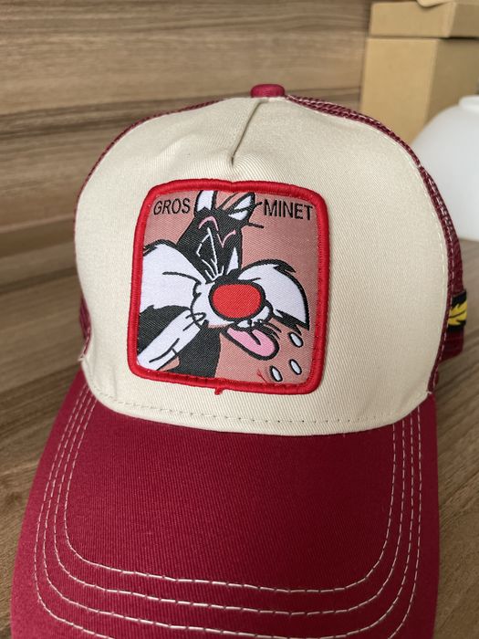 Czapka z daszkiem z siatka looney