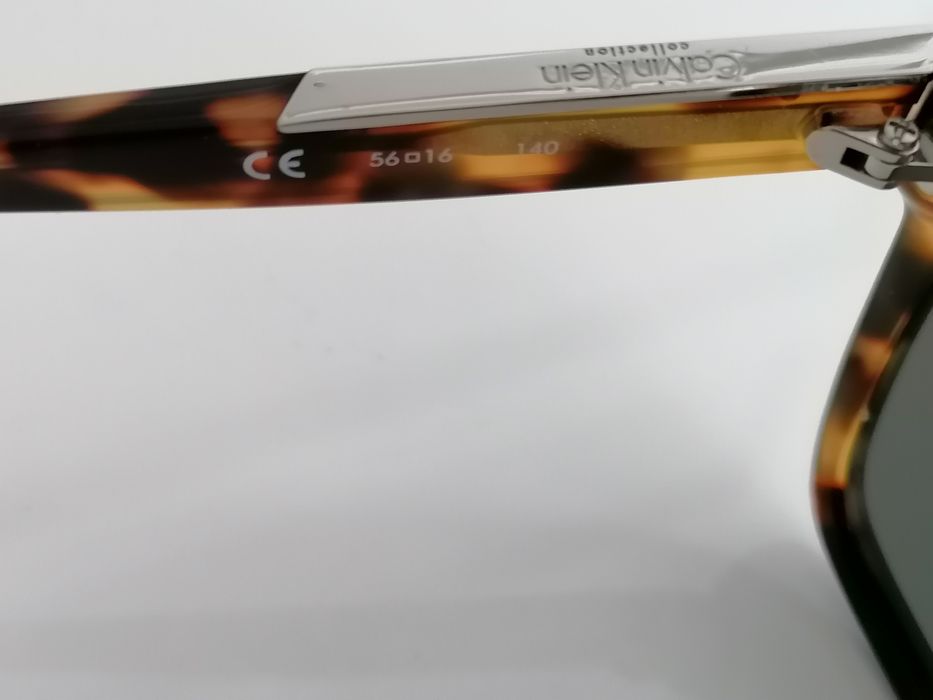 Óculos de sol novos e originais Calvin Klein