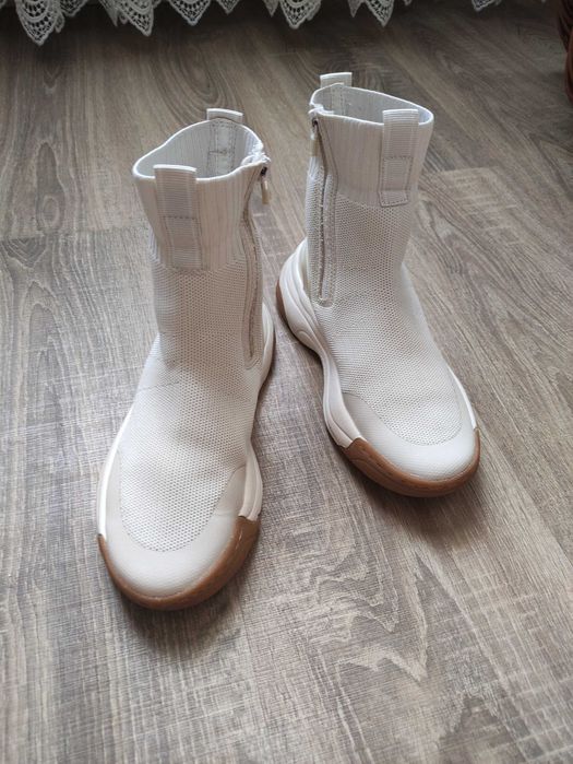 Кросівки носки, хайтопи, ботинки ZARA 35