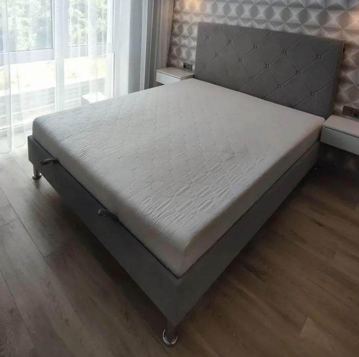 Кровать с матрасом 160_200