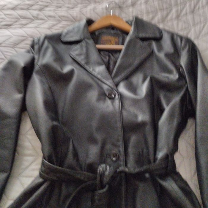 Casaco preto em pele genuína L/XL