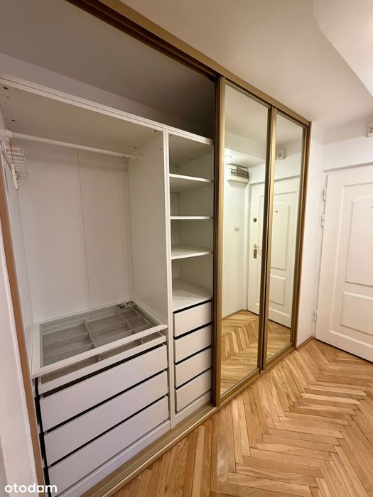 Dwupokojowe mieszkanie przy Placu Zawiszy