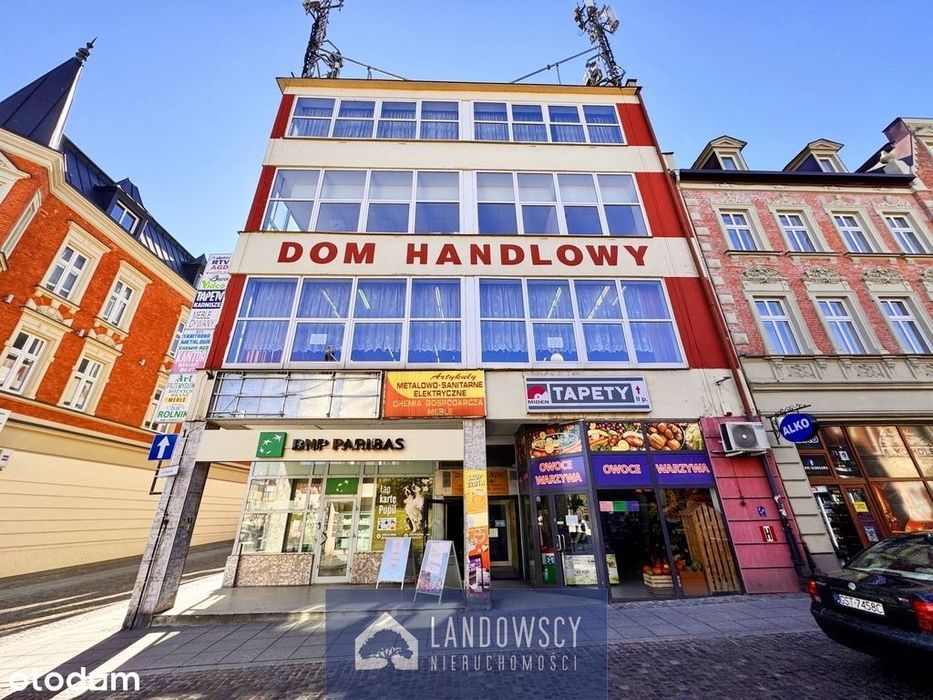 Starogardzki Dom Handlowy "ROLNIK" w sercu miasta.