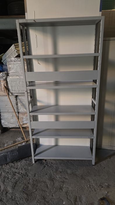 Estantes metálicas  modulares 

MODULARES
