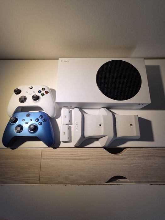 Xbox seria S 2pady z ładowarką stacjonarną