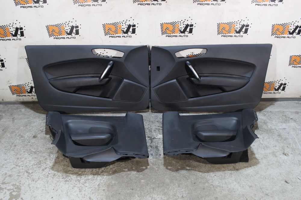 Bancos Audi A1 8X de 3 Portas SLine em Pele e Tecido com Quartelas