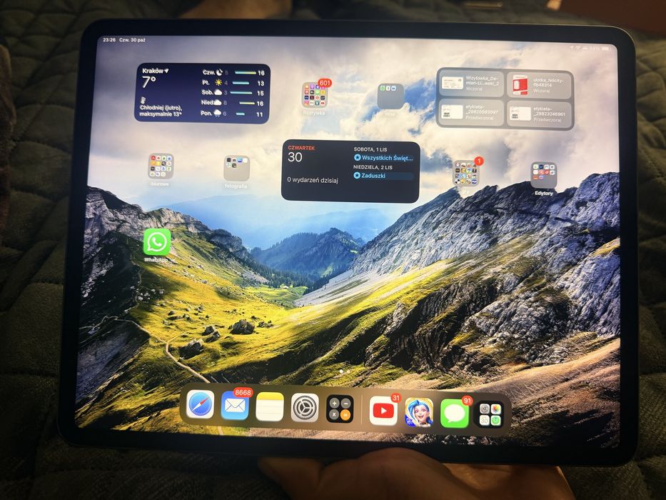 iPad Pro 12.9-inch (5th Generation) Wi-Fi + klawiatura Magic