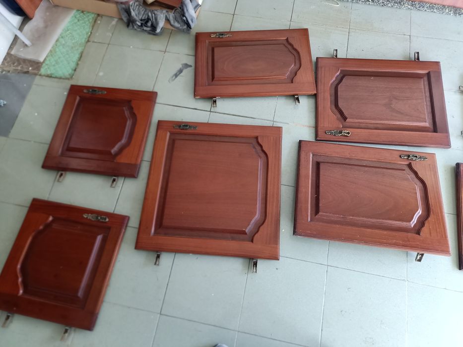 Portas de madeira.