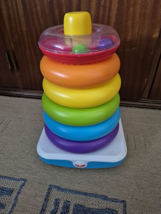 Pirâmide de Argolas Gigante da Fisher-Price,