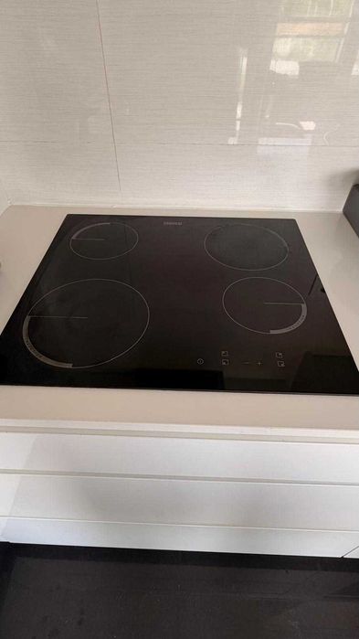 Vendo Placa de Indução e Forno Zanussi