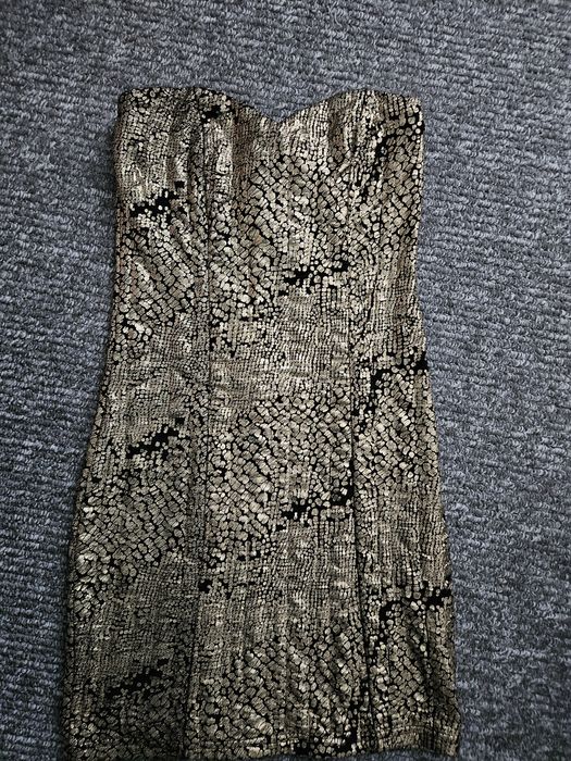 Sukienka wieczorowa tuba bez ramiączek rozm. 34 XS