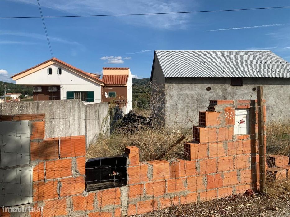 Terreno com ruina / Fundão, Freixial