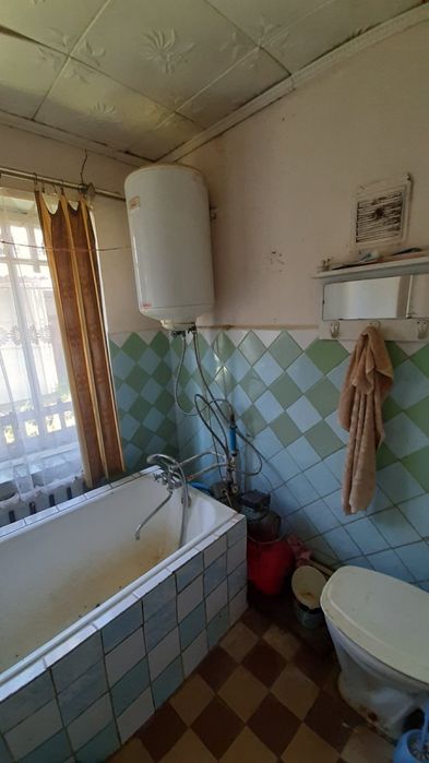 Оренда,Продаж.Будинок з господарськими примішенням садом,городом,гаражем і криницею