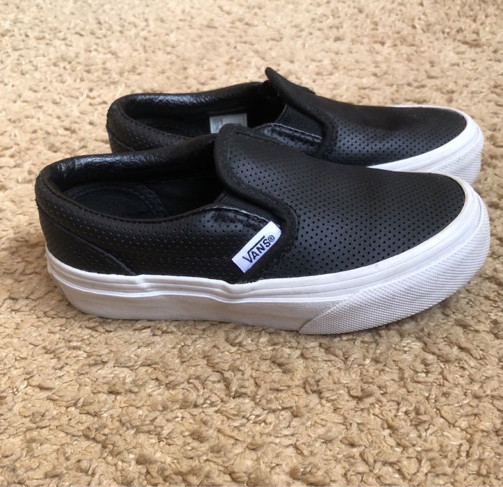 Шкіряні кеди vans.