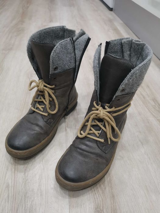 Botas da marca Rieker tamanho 37