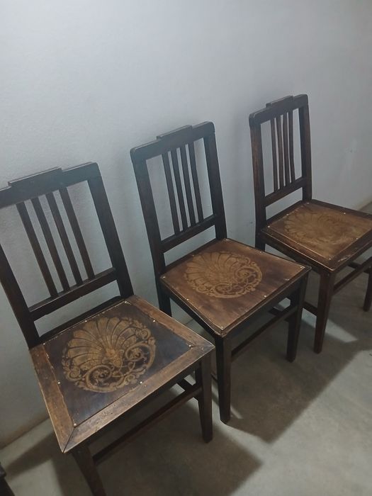 Cadeiras antigas em muito bom estado