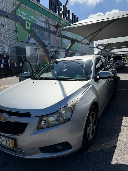 Cruze 2010/2011 215.00 km