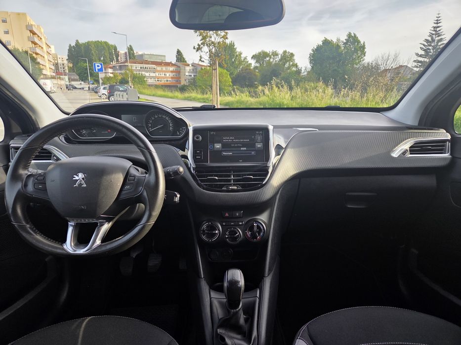 Peugeot 208 1.2  Style