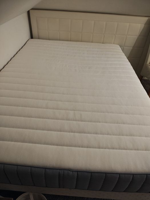 Łóżko kontynentalne z materacem Ikea
