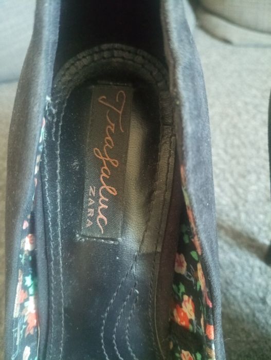 Czarne zamszowe czółenka szpilki 39 Zara