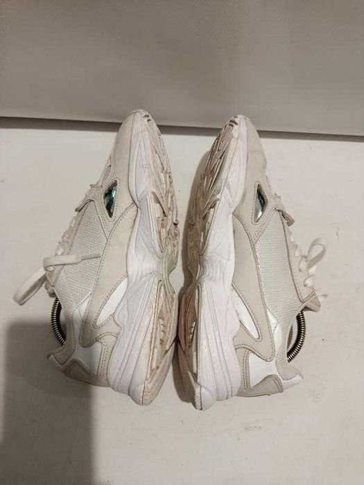 Кросівки жіночі Adidas Falcon w білі B28128 розмір 42: 1 850 грн