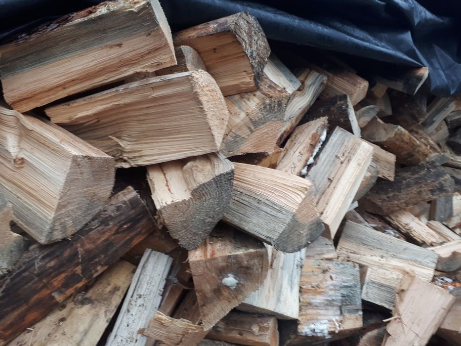 Drewno opałowe  połupane.