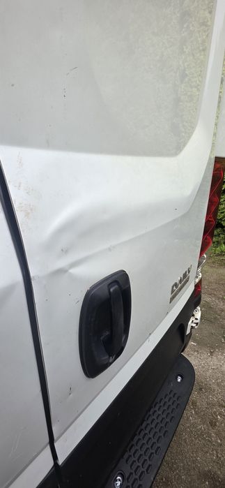 Drzwi tylne prawe  iveco Daily  VI .2016 rok