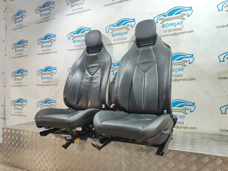 Conjunto Bancos Frente Frontais Pele Mercedes Benz SLK R171