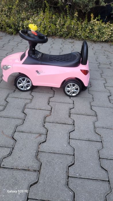 Samochodzik Mercedes dla dziecka