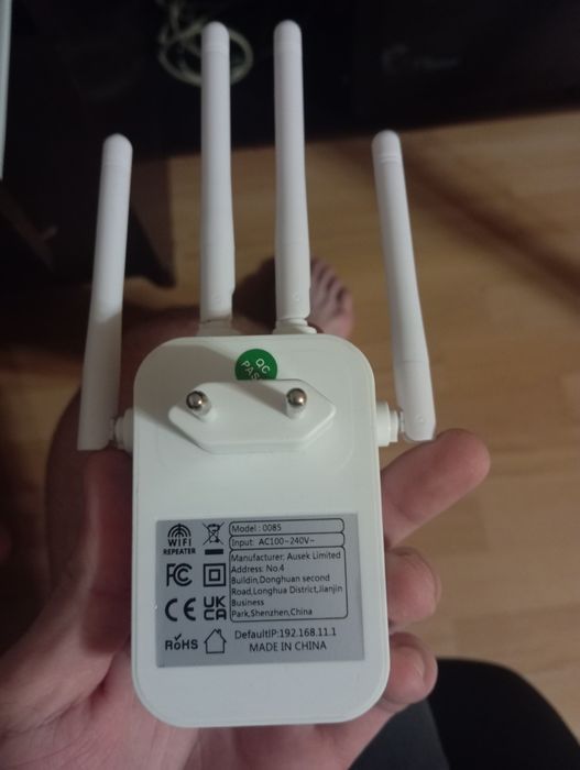 Wi-Fi Repeater Model 0085  Ausek Limited