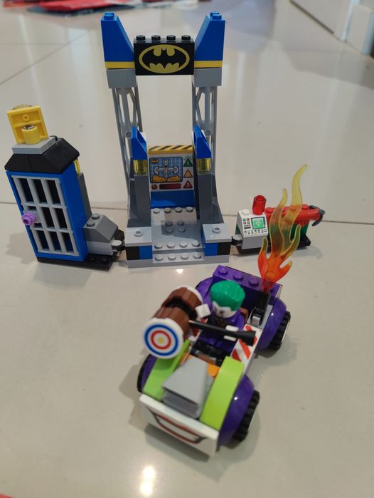 Klocki Lego Atak Jokera na jaskinię Batmana 10753 Instrukcja